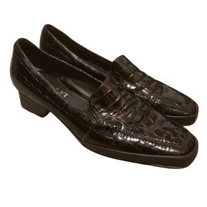 AMALFI BY RANGONI MADE IN ITALY BROWN PATENT LEATHER SLIP-ON LOAFER/ Size 8.5B